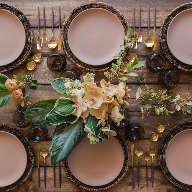 15 Thanksgiving Tables to Inspire | Wolf & Stag